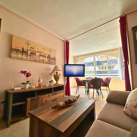 Sol Y Sal: Locos Apartment