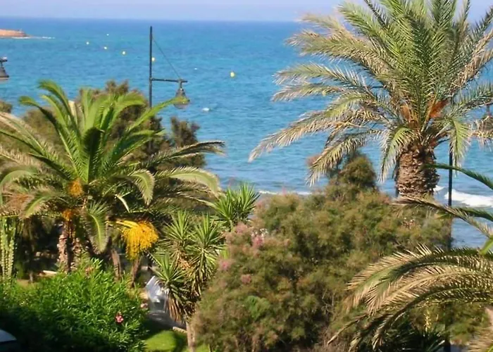 Sol Y Sal: Locos Apartment